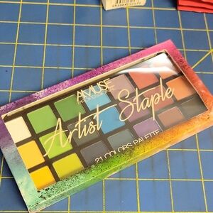 Amuse Multicolor 21 Colors ARTIST STAPLE Palette New In Box